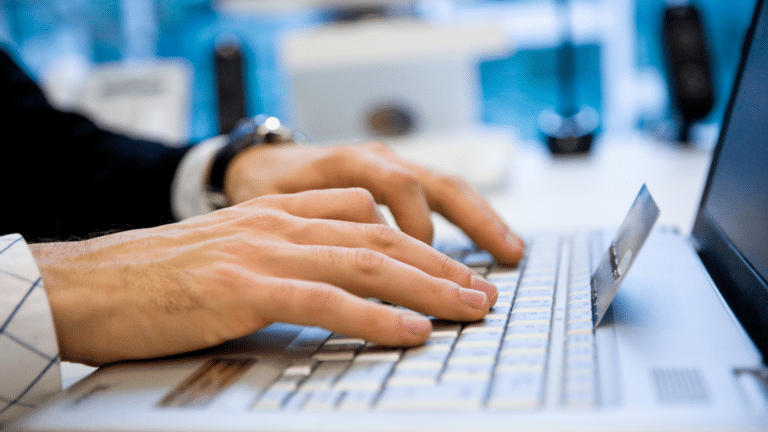 L’IA générative dans l’e-commerce : ce qui change pour le marketing et la vente