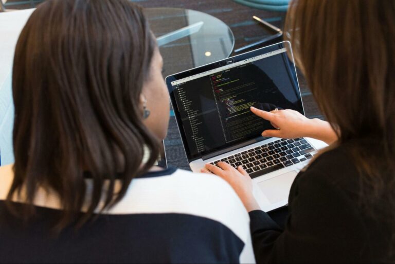 Audit qualité : comment les tests automatisés facilitent la conformité (ISO, RGAA, GDPR, etc.)