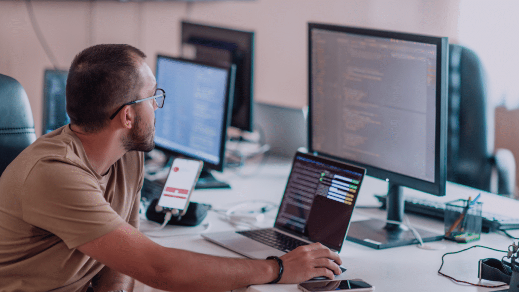 Les 5 meilleurs outils de tracking pour tester et surveiller vos applications web et mobiles