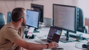 Les 5 meilleurs outils de tracking pour tester et surveiller vos applications web et mobiles