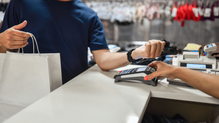 Digital trends and challenges in the retail sector