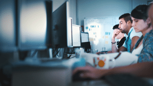 shift-right-testing Shift-Right Testing : Pourquoi tester et automatiser en production est une pratique stratégique