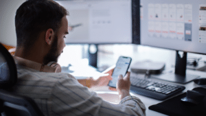 Shift-Right Testing : Pourquoi tester et automatiser en production est une pratique stratégique